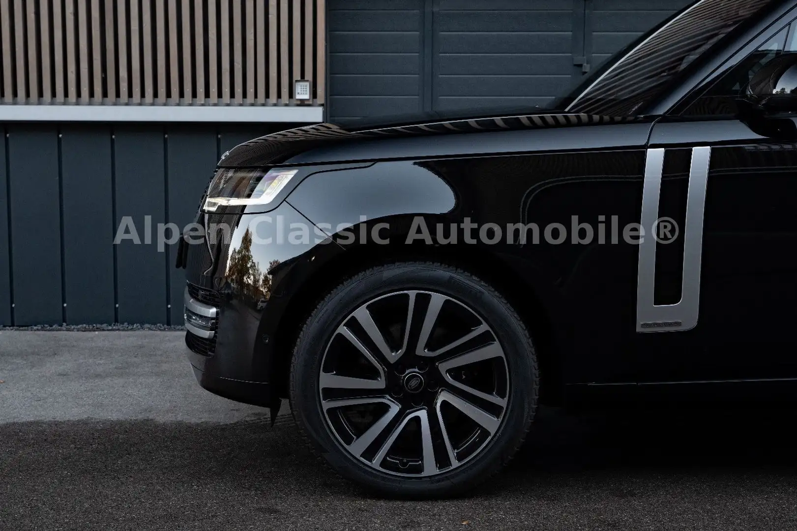 Land Rover Range Rover Autobiography D250 HUD, MERIDIAN Black - 2