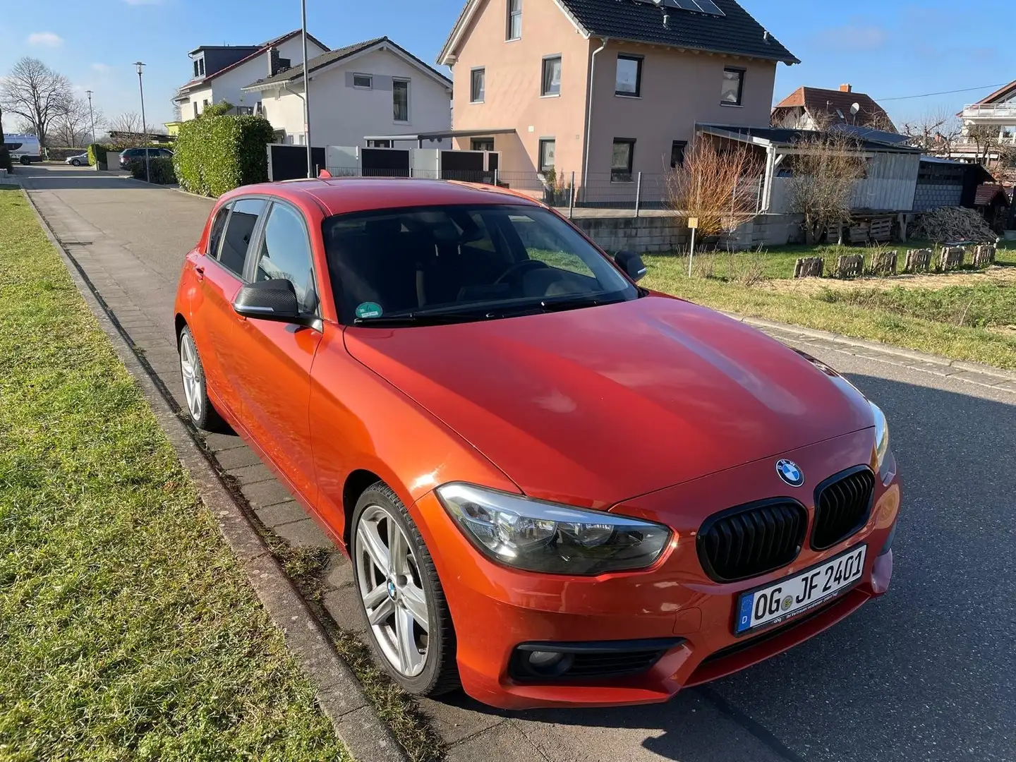 BMW 118 118i Edition Lifestyle Orange - 1