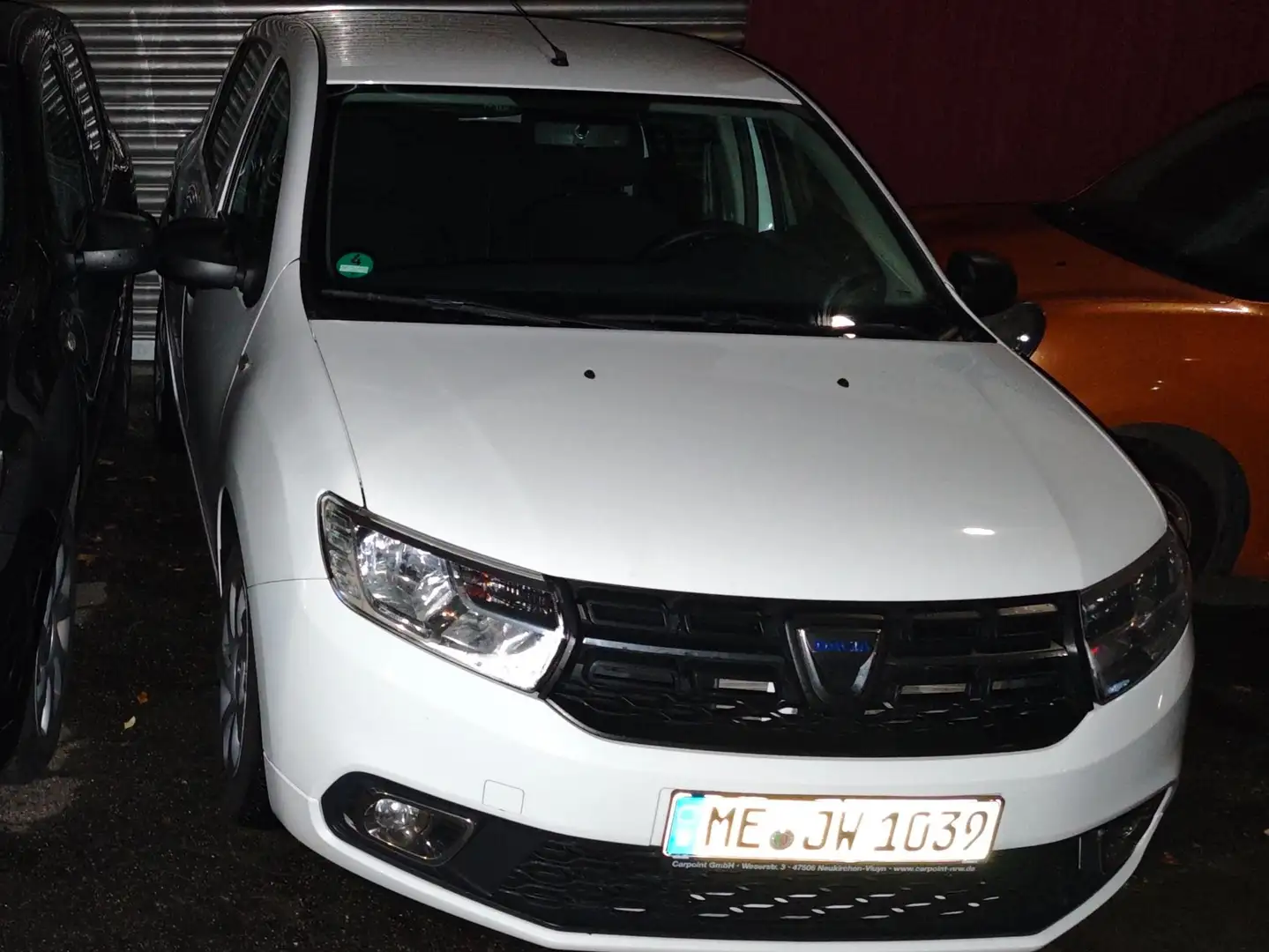 Dacia Sandero Essentiel WERKSTATTGEPRÜFT TÜV NEU Weiß - 1