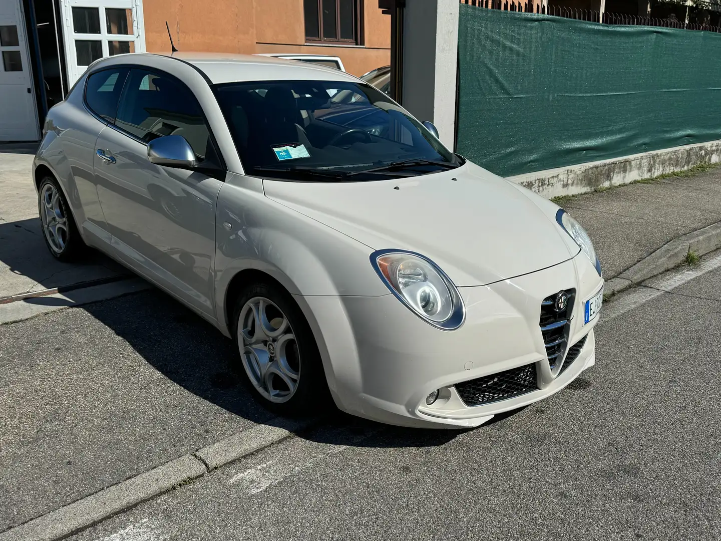 Alfa Romeo MiTo 1.4 DISTINCTIVE*BENZINA*NEOPATENTATI* Bianco - 1