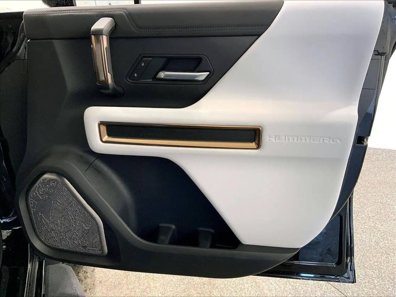 GMC HUMMER EV SUV снимка GMC HUMMER EV SUV