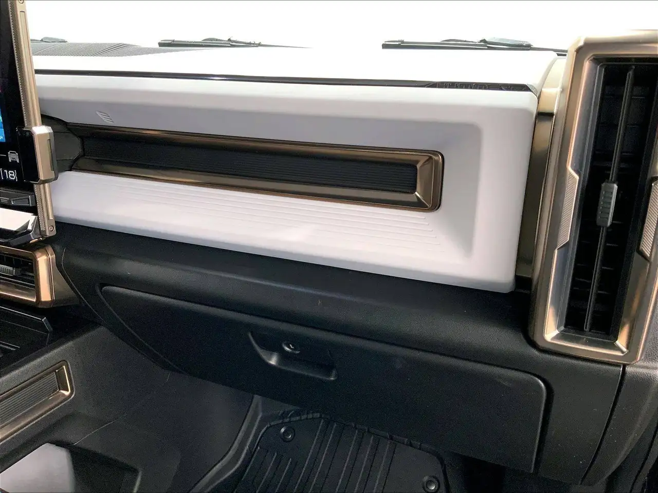 GMC HUMMER EV SUV снимка GMC HUMMER EV SUV