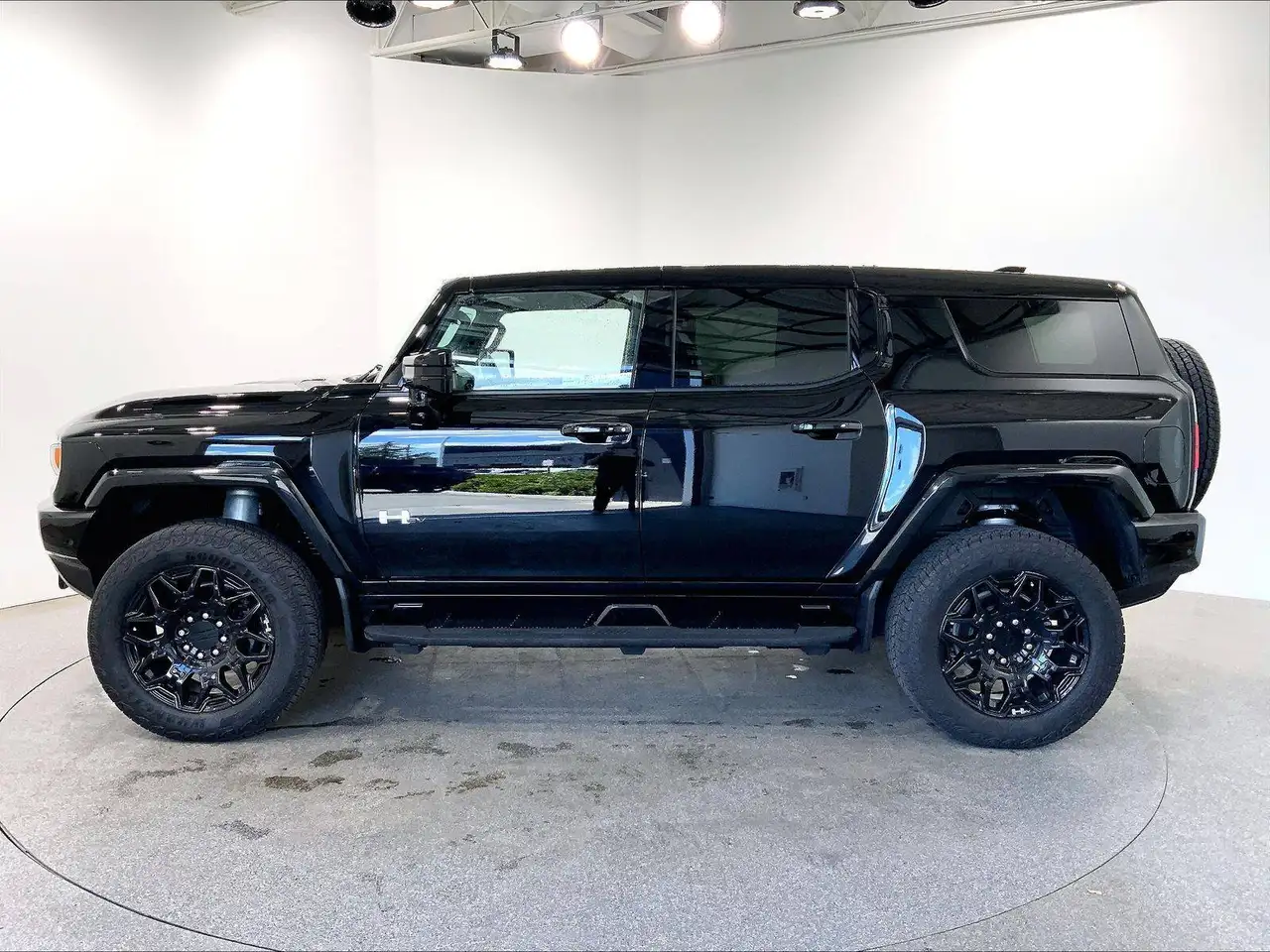 GMC HUMMER EV SUV снимка GMC HUMMER EV SUV