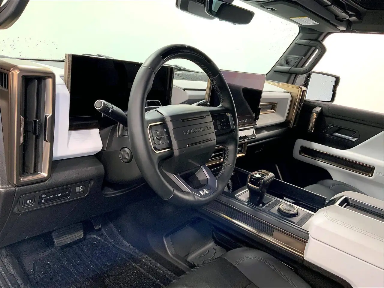 GMC HUMMER EV SUV снимка GMC HUMMER EV SUV