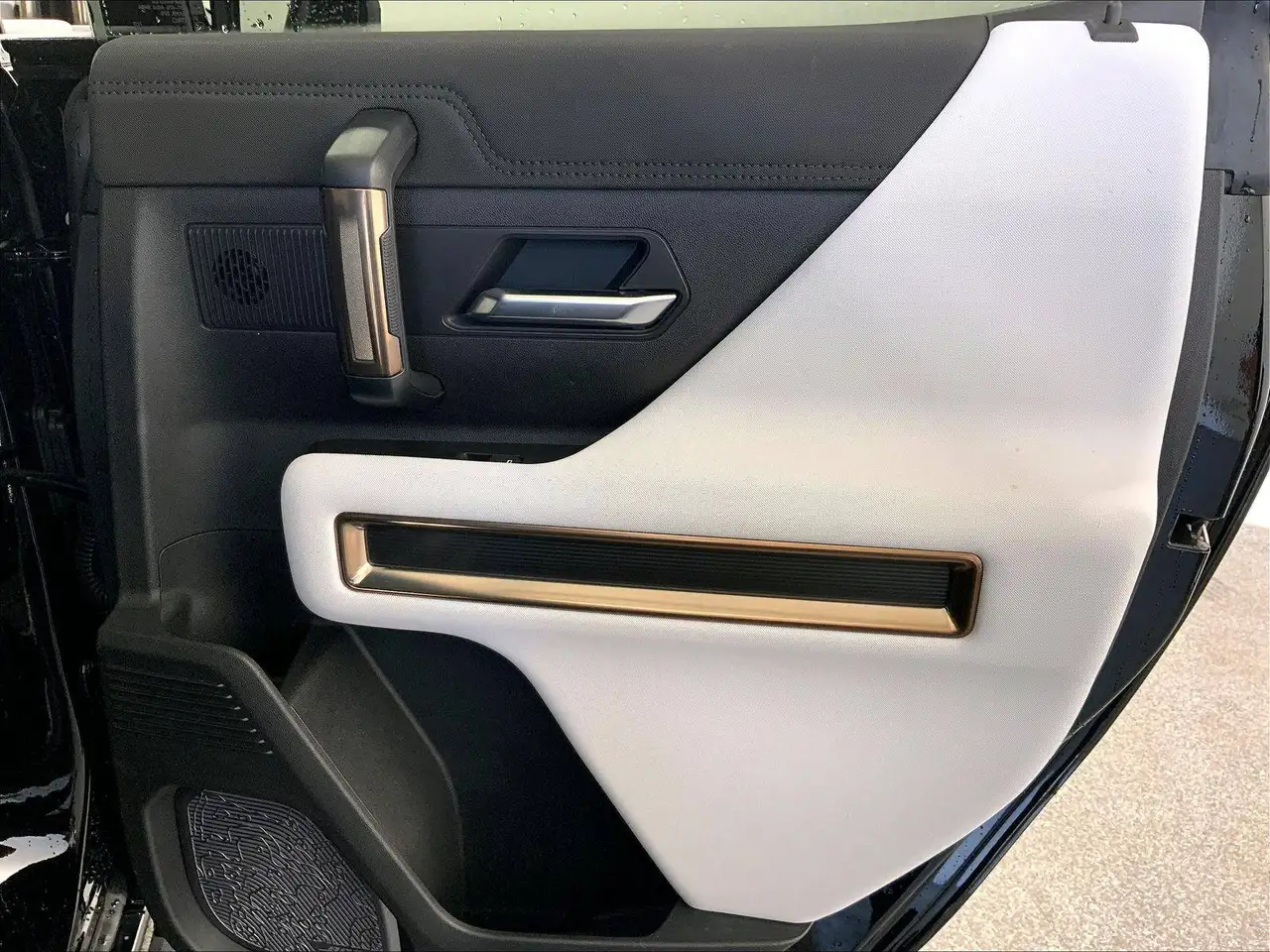 GMC HUMMER EV SUV снимка GMC HUMMER EV SUV