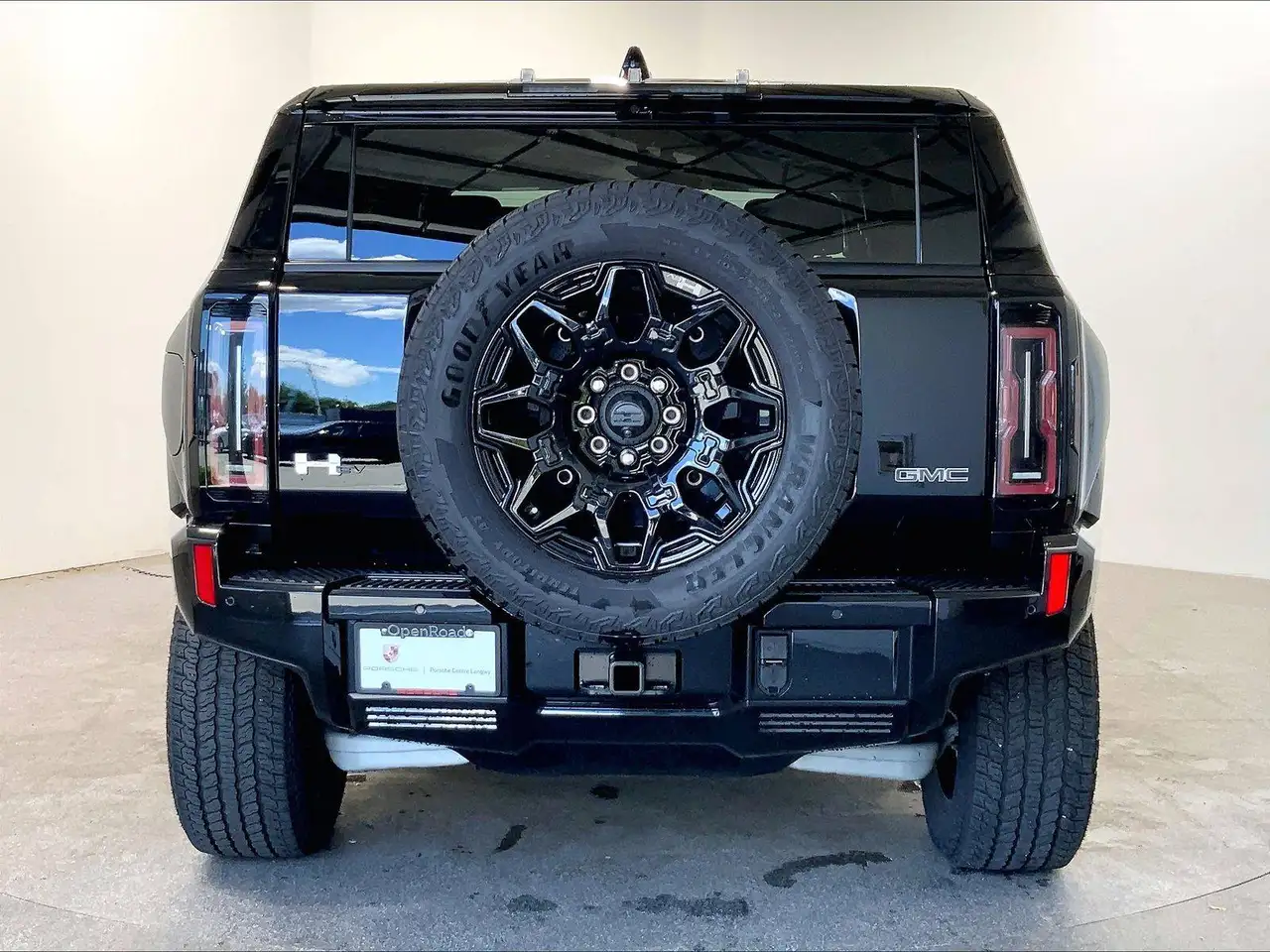 GMC HUMMER EV SUV снимка GMC HUMMER EV SUV