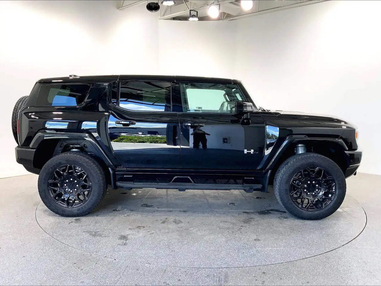 GMC HUMMER EV SUV снимка GMC HUMMER EV SUV