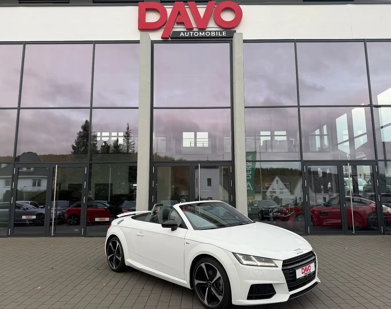 Audi TT Roadster 1.8 TFSI S-tronic S line/MMI/LED Weiß - 2