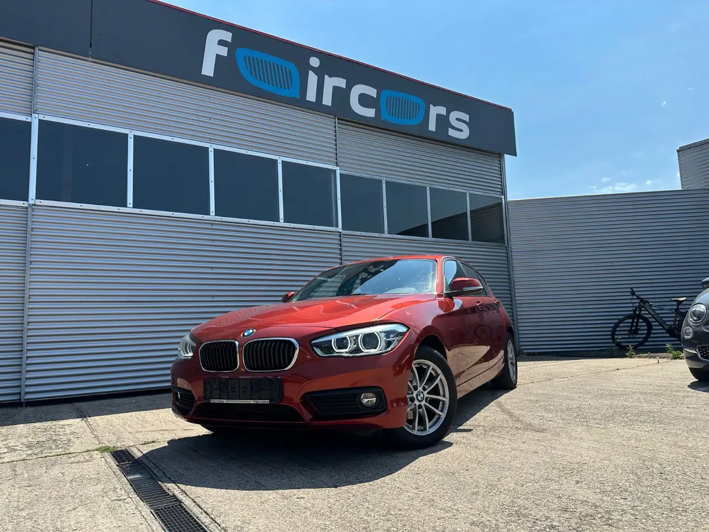 BMW 118 i*Autom*LED*NAVI*FLA*PDC*Lordose*Bluetooth* Orange - 2