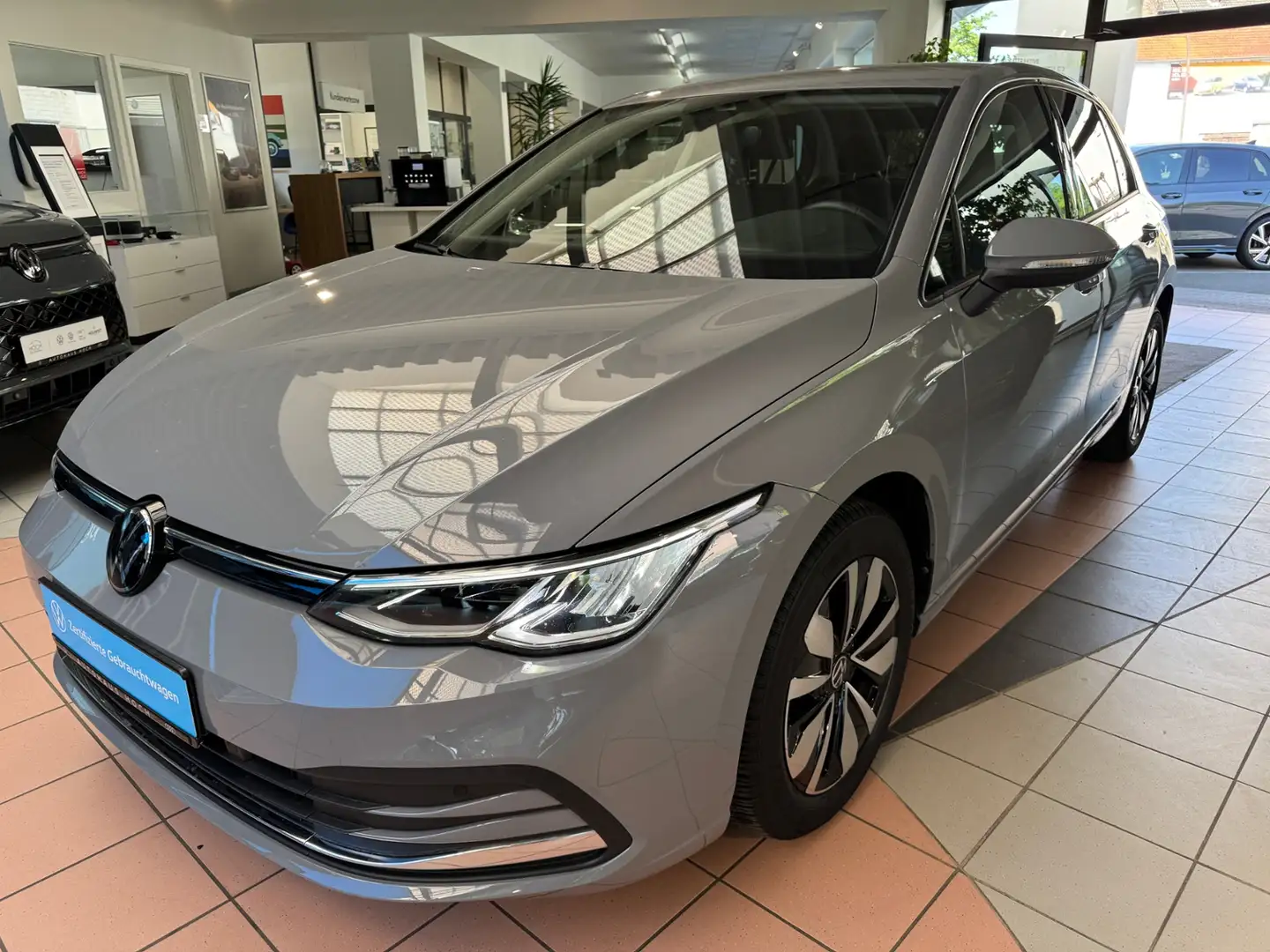 Volkswagen Golf VIII 1.5 TSI Move+Navi LED+ACC+Lane Assist Grau - 2