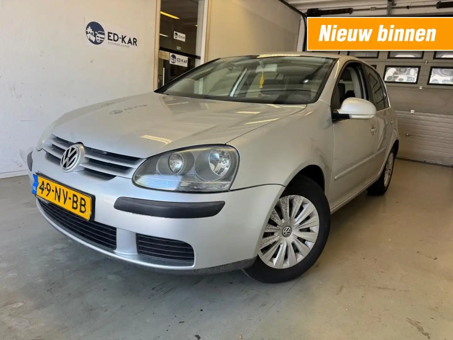 Volkswagen Golf 1.6 FSI Trendline 5drs AIRCO NAVI NAP APK RIJDT GO Grijs - 1