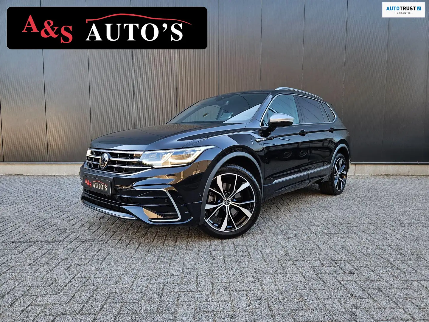 Volkswagen Tiguan Allspace 2.0TSI 4Motion 3x R line 7 persoons Panodak 360cam Zwart - 1