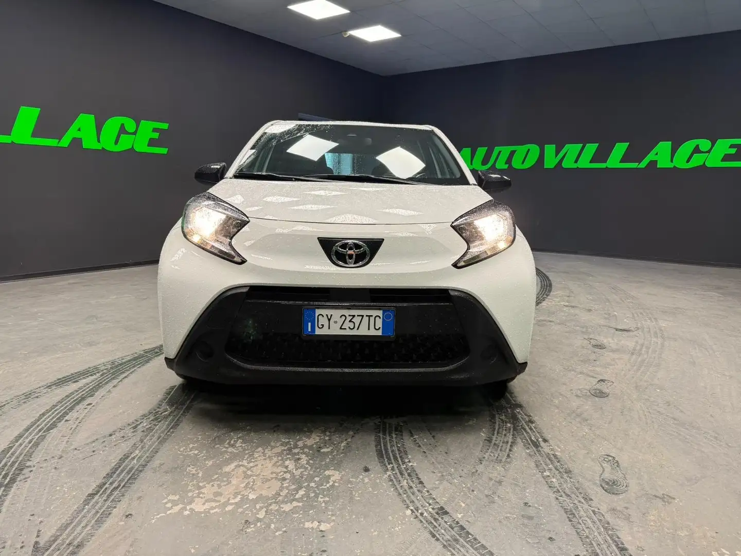 Toyota Aygo Aygo X 1.0 Active 72cv Weiß - 2