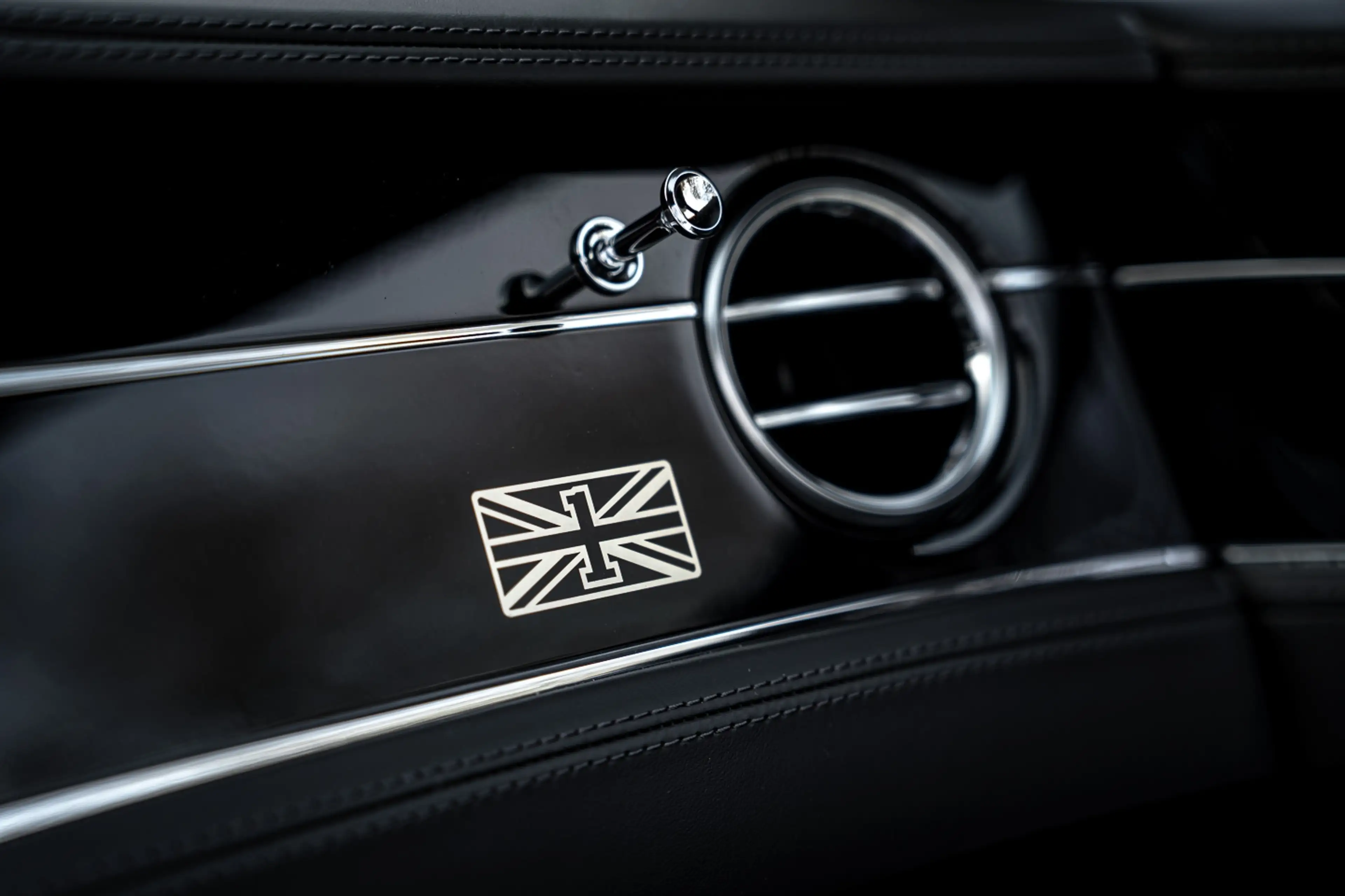 Bentley Continental GTC 6.0-W12 Mulliner | Centenary | Blackline | Massage — photo 12