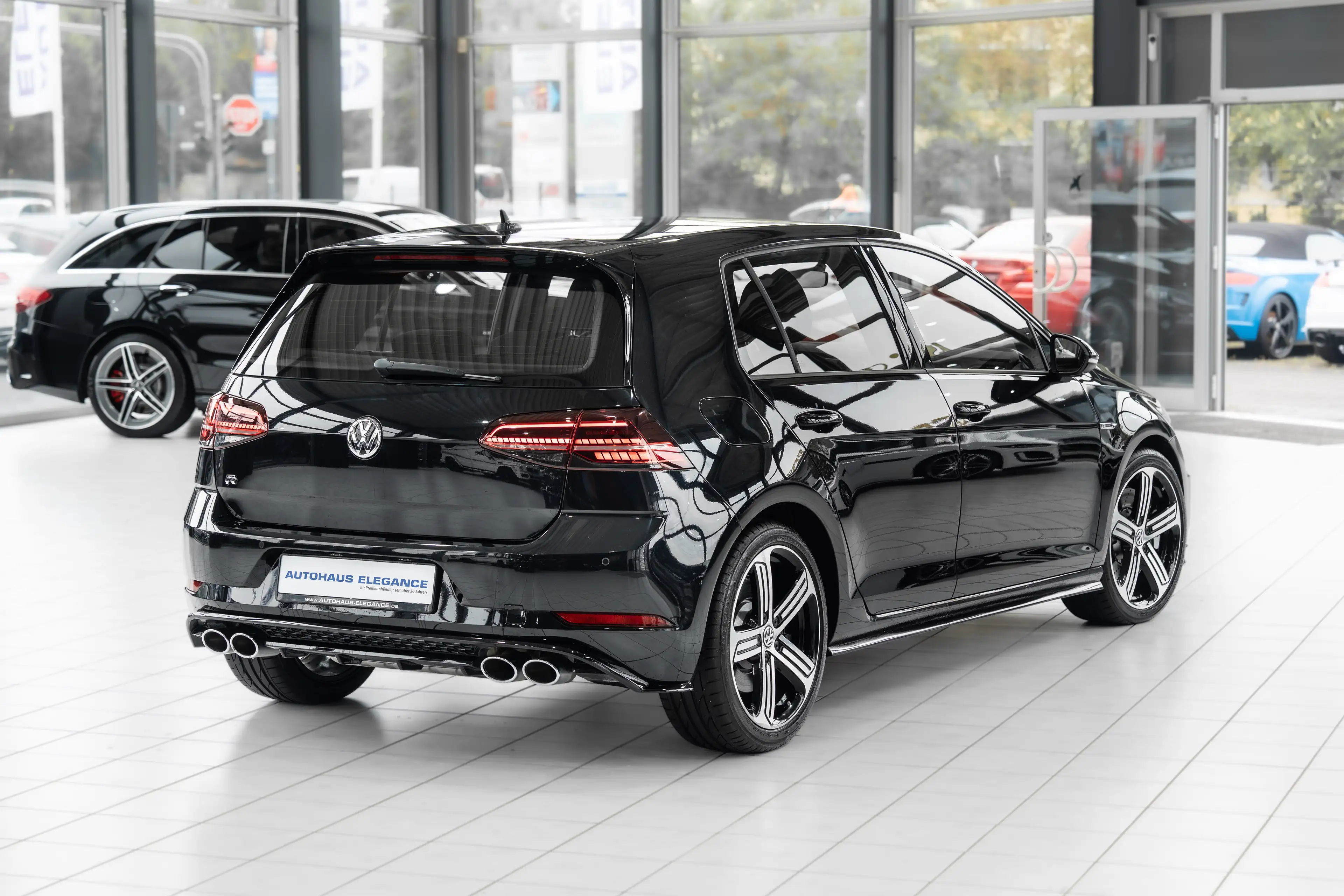Volkswagen Golf R 4Motion*NAVI*LED*18"LM*1.HAND* — photo 10