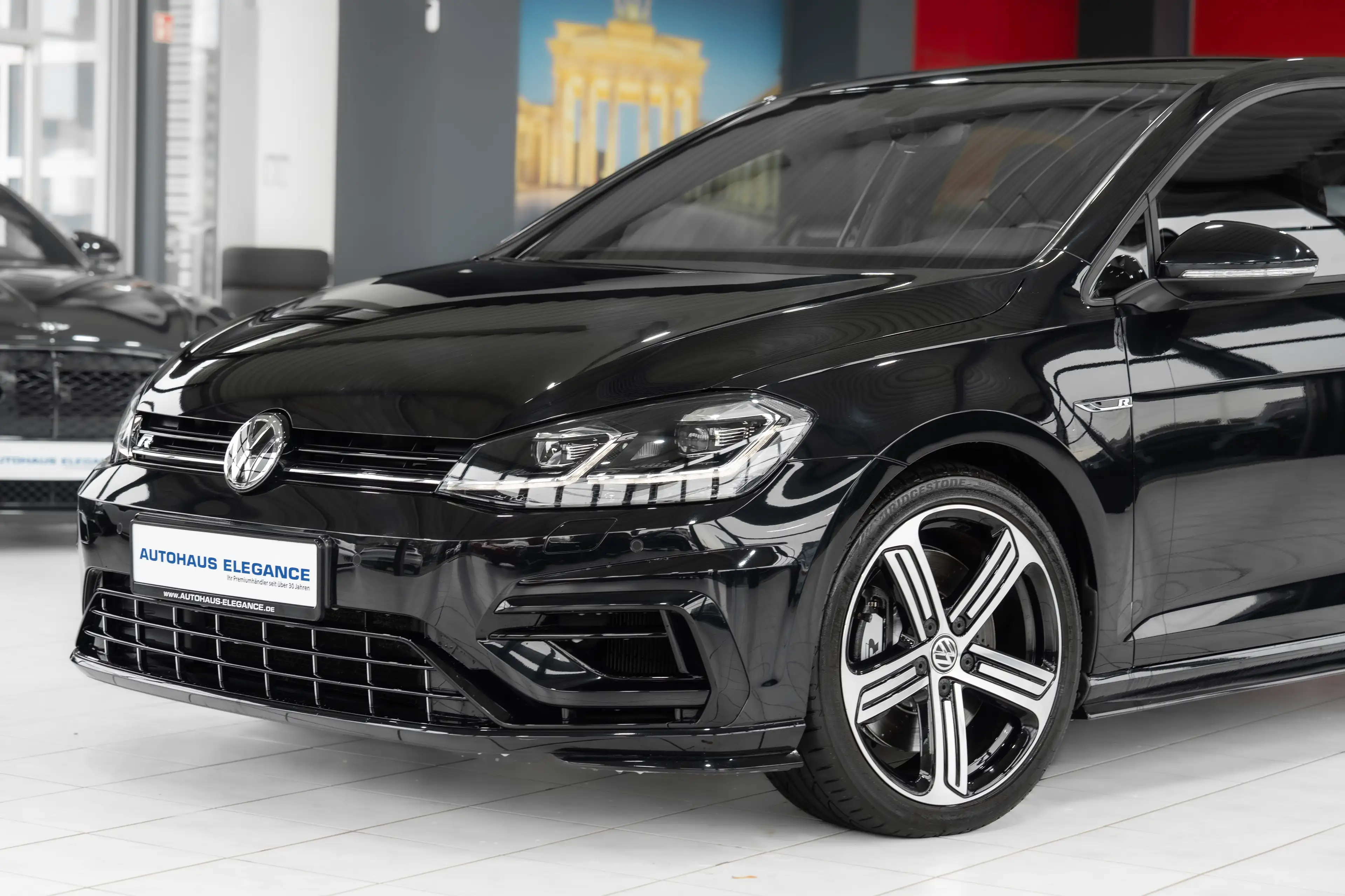 Volkswagen Golf R 4Motion*NAVI*LED*18"LM*1.HAND* — photo 11