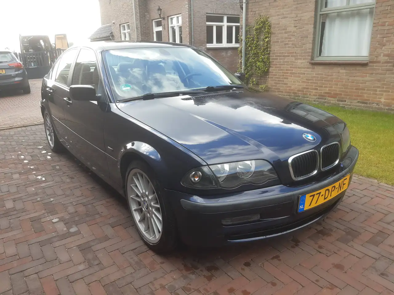 BMW 323, foto 2