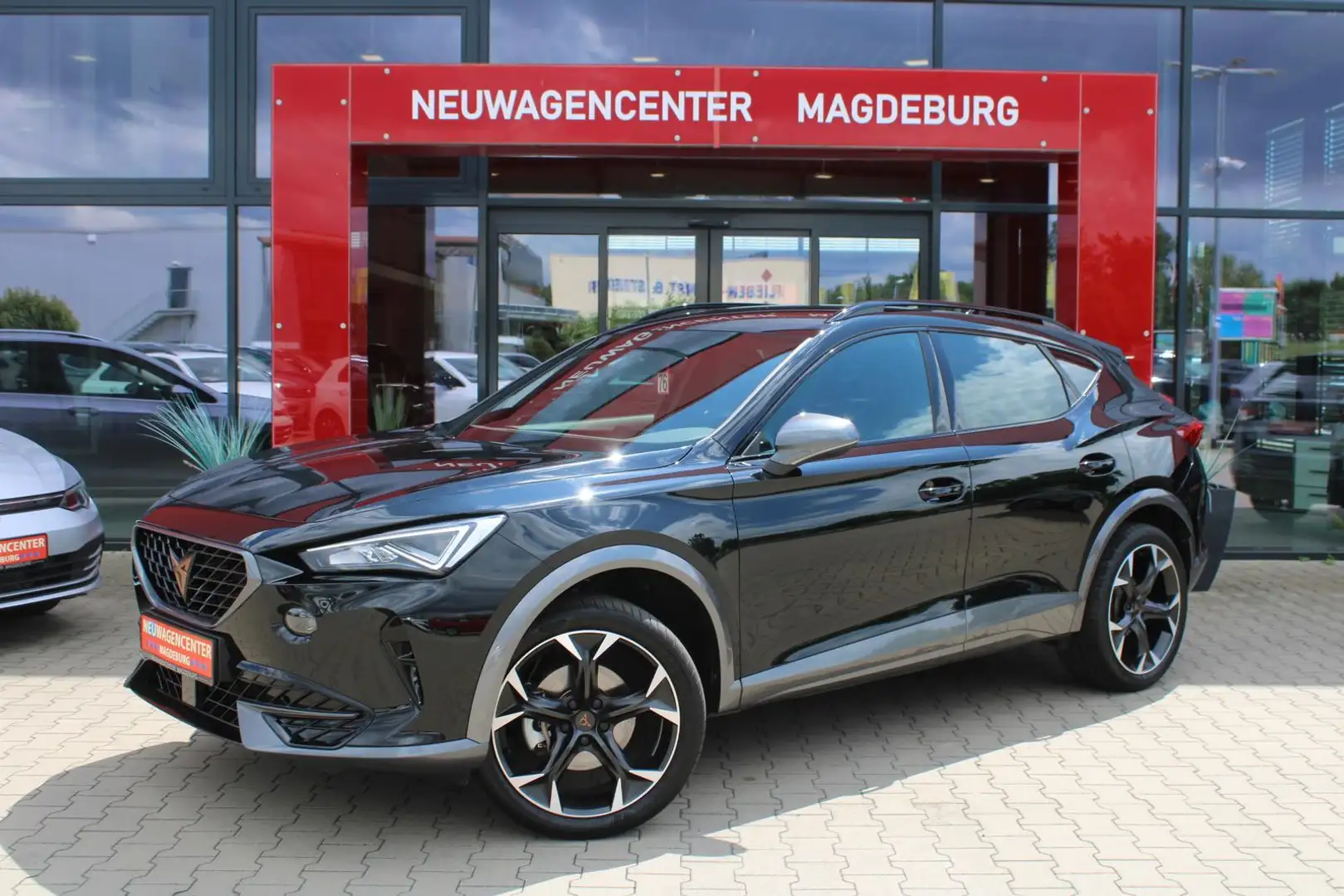 CUPRA Formentor 1.5 TSI*ACC*KAMERA*SHZ*NSW*VOLL-LED*19"LM Zwart - 1