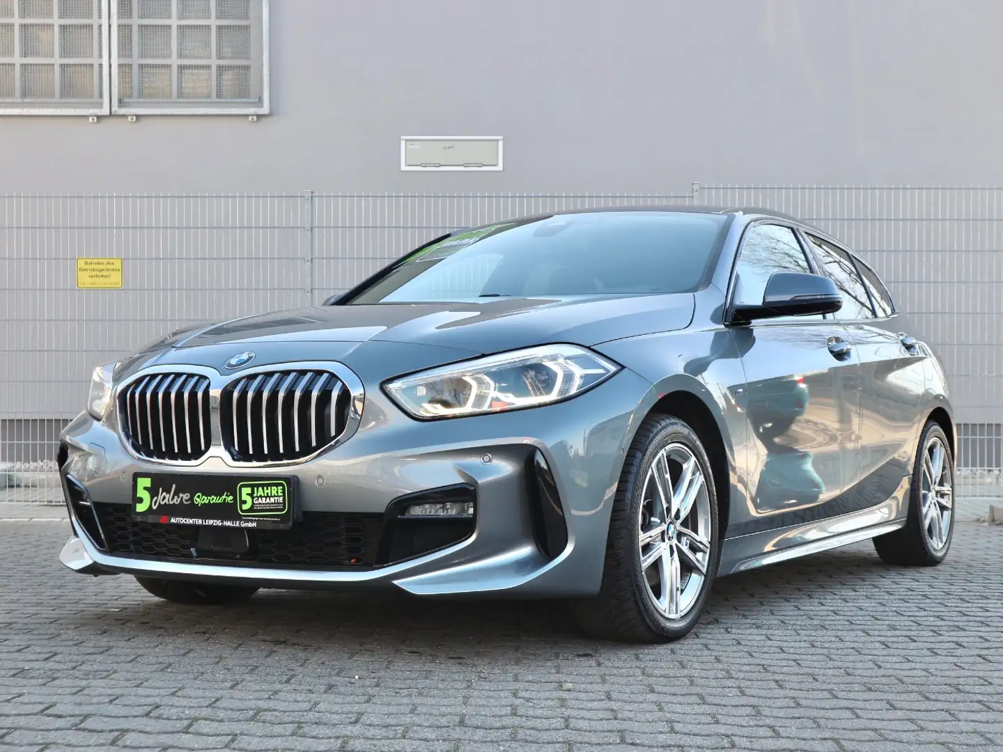 BMW 118 i M-Sport ACC Spurhalter Navi LM Kamera Grau - 2