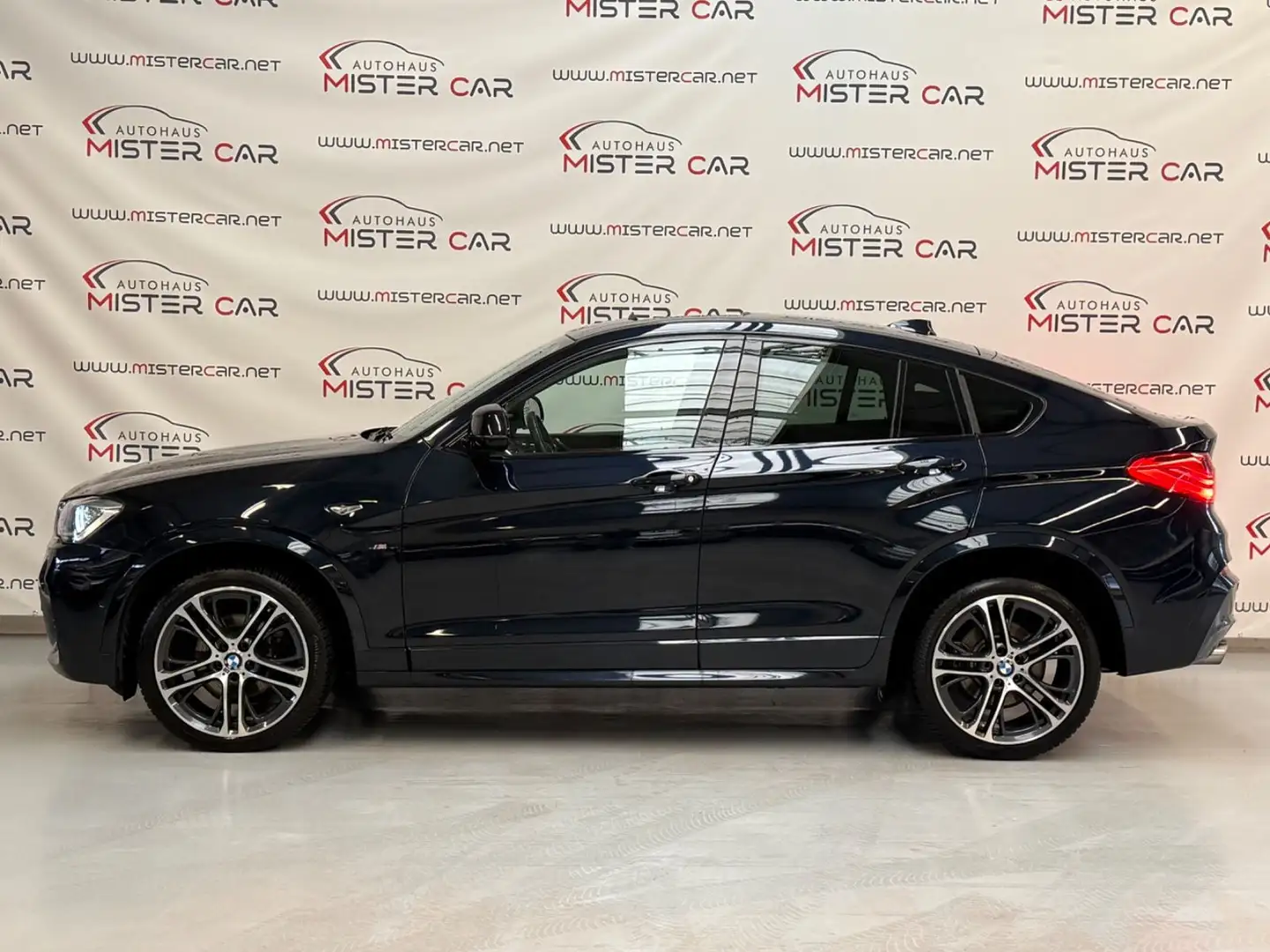 BMW X4 xDrive 28i M Sport GSHD/HUD/KEY/KAM/SPUR/19 Schwarz - 2