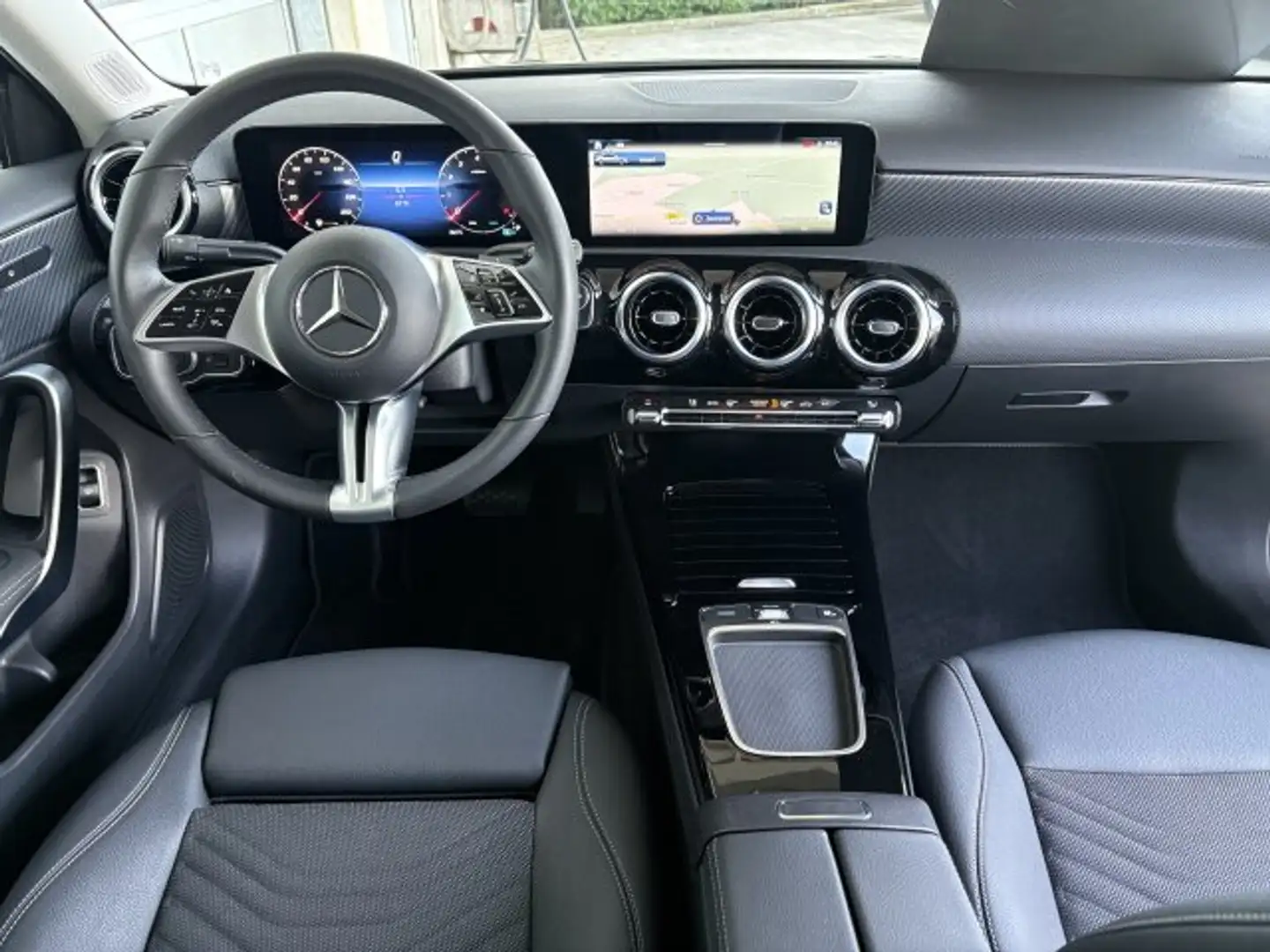 Mercedes-Benz A 200 A 200Limousine Progressive Totwinkel 360° Winter Zwart - 2