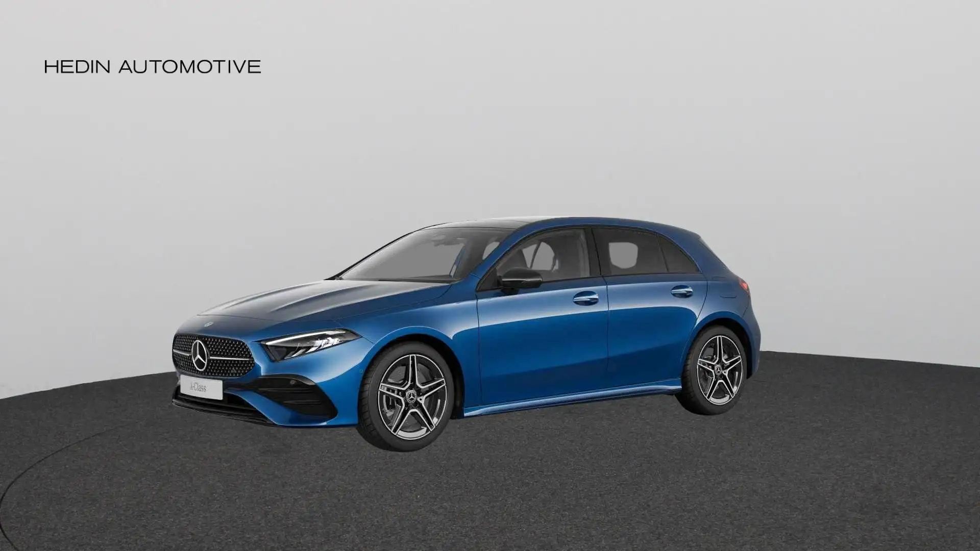 Mercedes-Benz A 250 e Hatchback AMG Line | Panoramisch Dak | Nightpack Blauw - 1