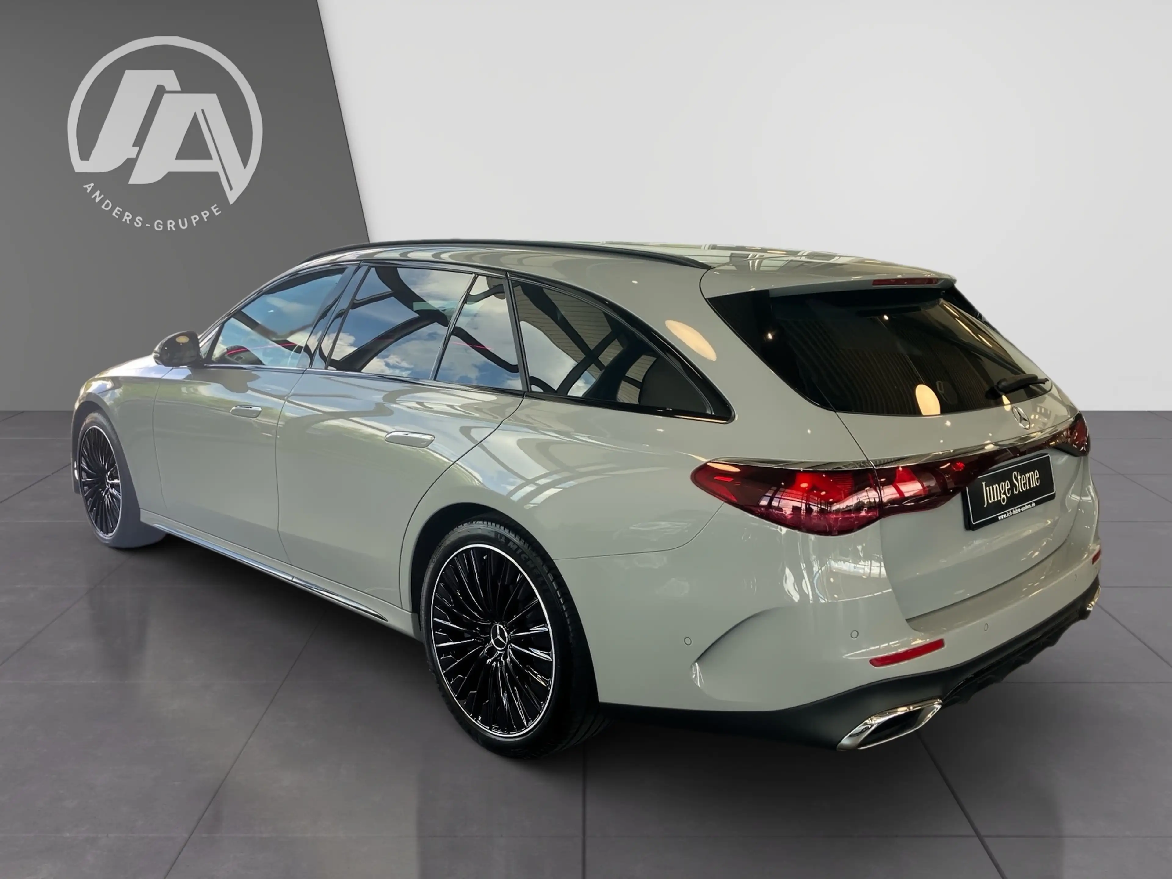 Mercedes-Benz E 450 d T 4M AMG+Sitzkli+AHK+Night+StandHzg+Burm — photo 3
