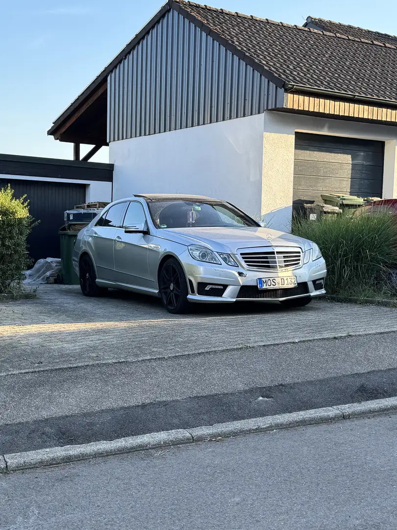 Mercedes-Benz E 500 AMG Packet / Prior Stoßstange/ FOX Endschall Silber - 1