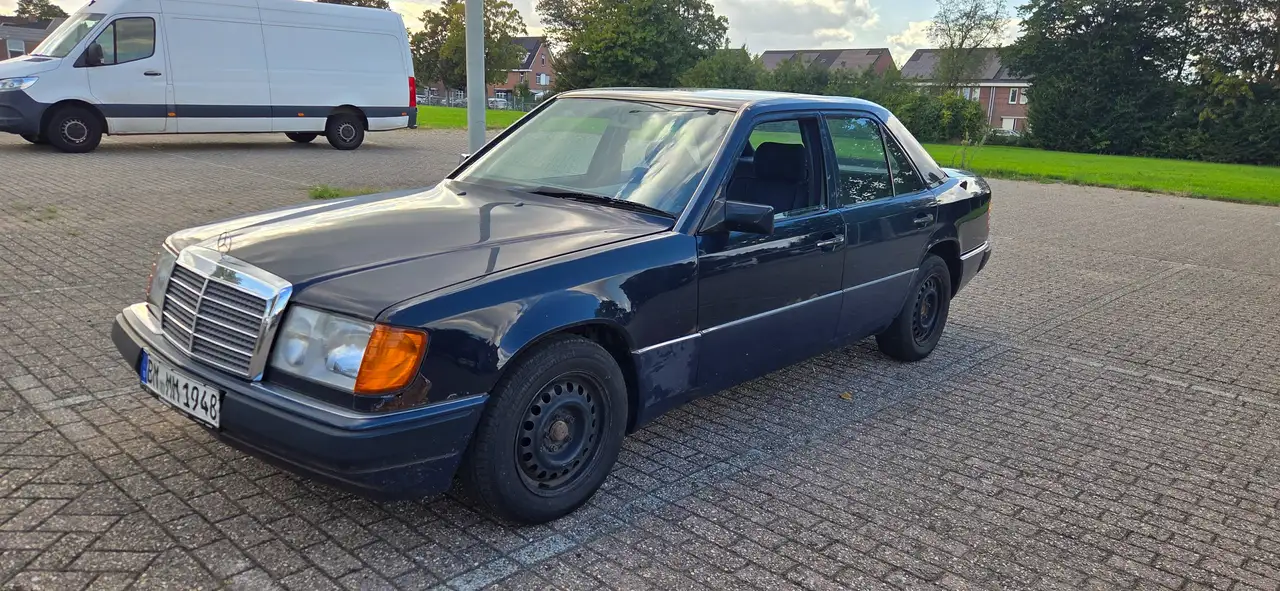 Mercedes-Benz E 230, foto 1