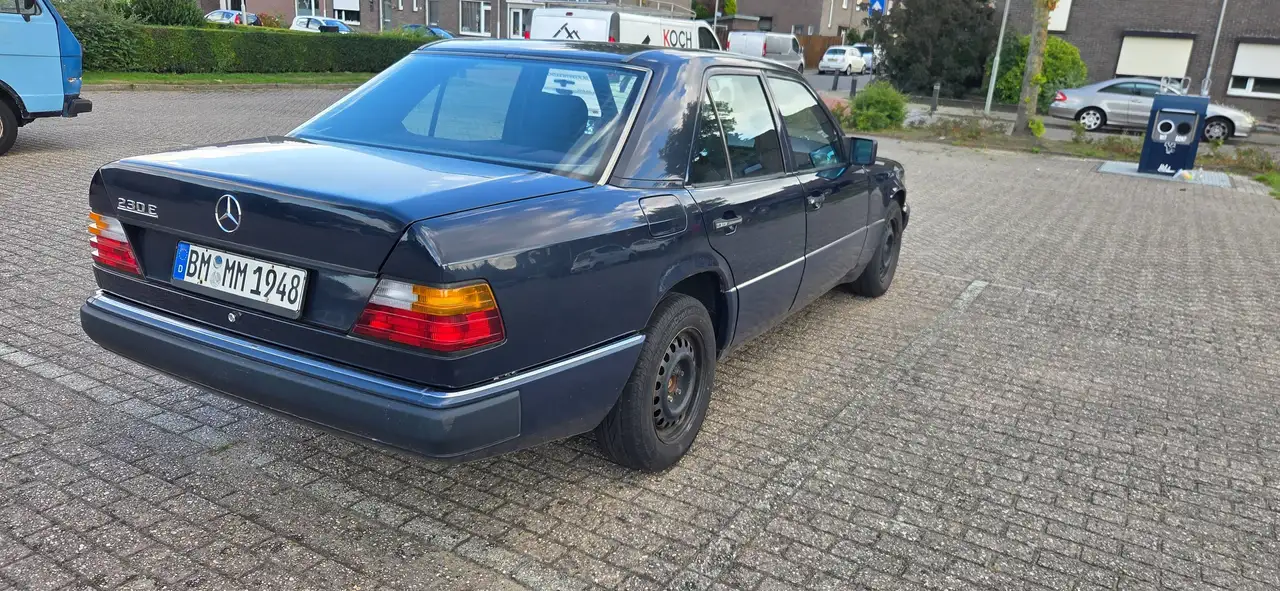 Mercedes-Benz E 230, foto 3