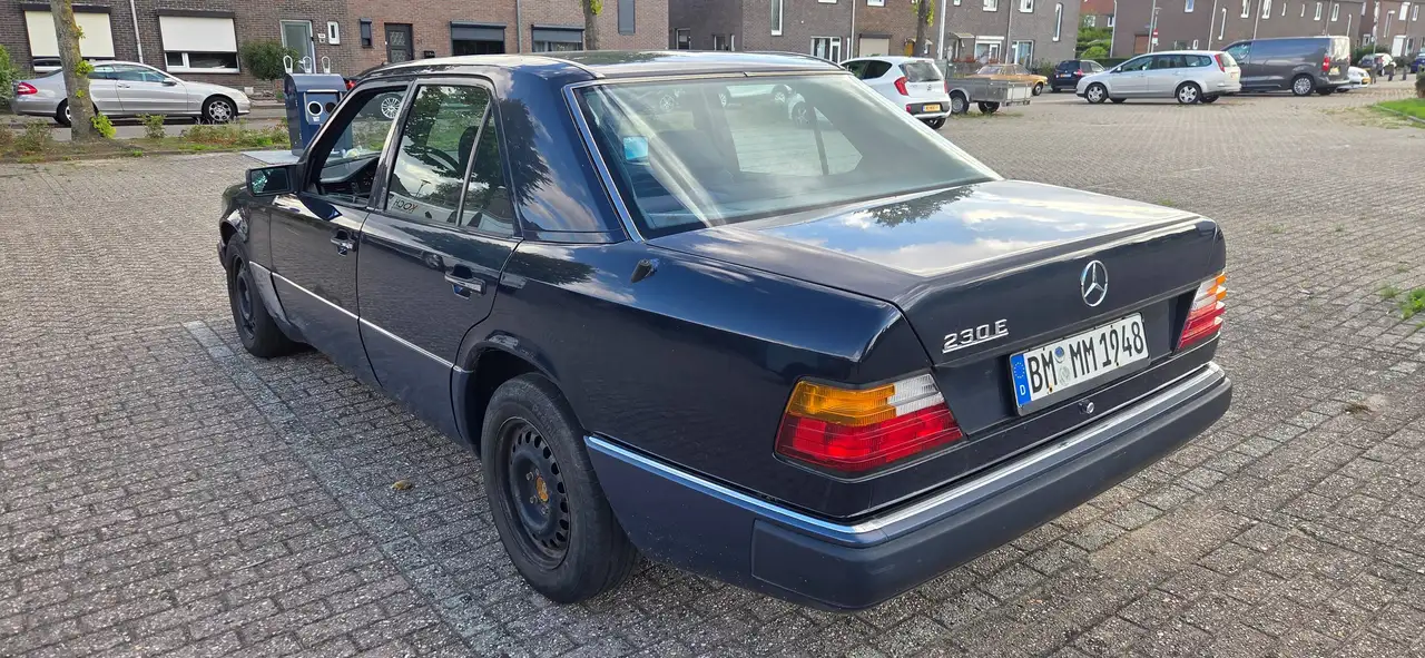 Mercedes-Benz E 230, foto 4