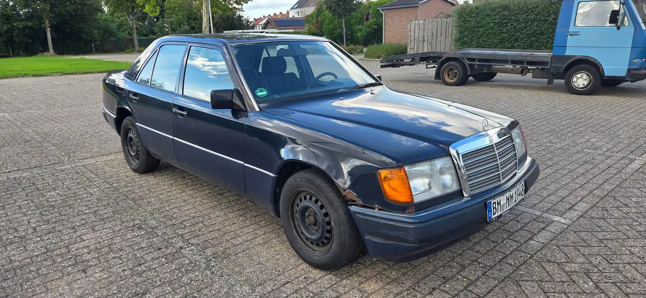 Mercedes-Benz E 230, foto 2