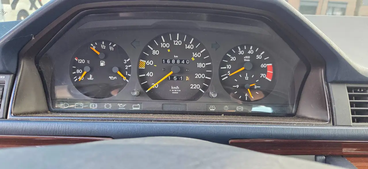 Mercedes-Benz E 230, foto 8