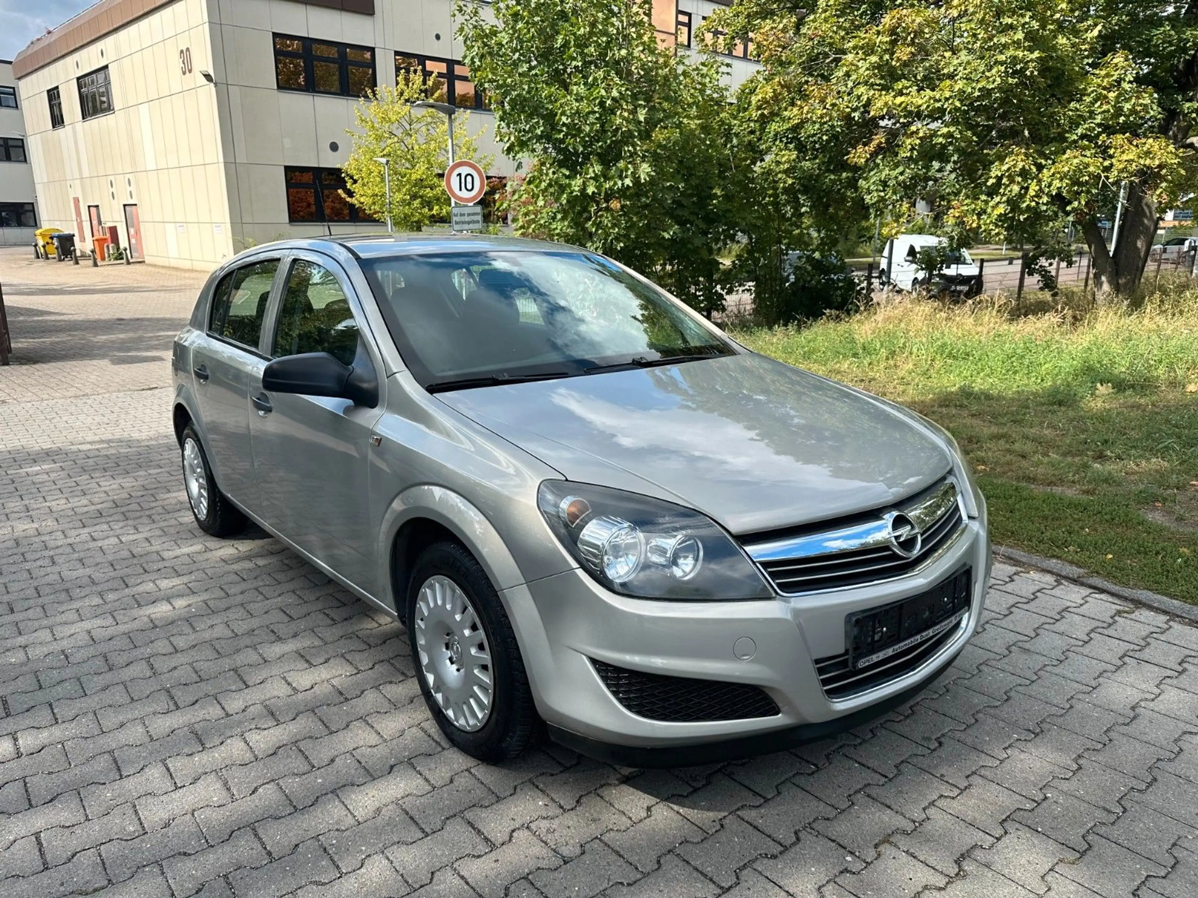 Opel Astra H Lim. Basis erst 40Tkm-1.Hand-AHK — photo 3