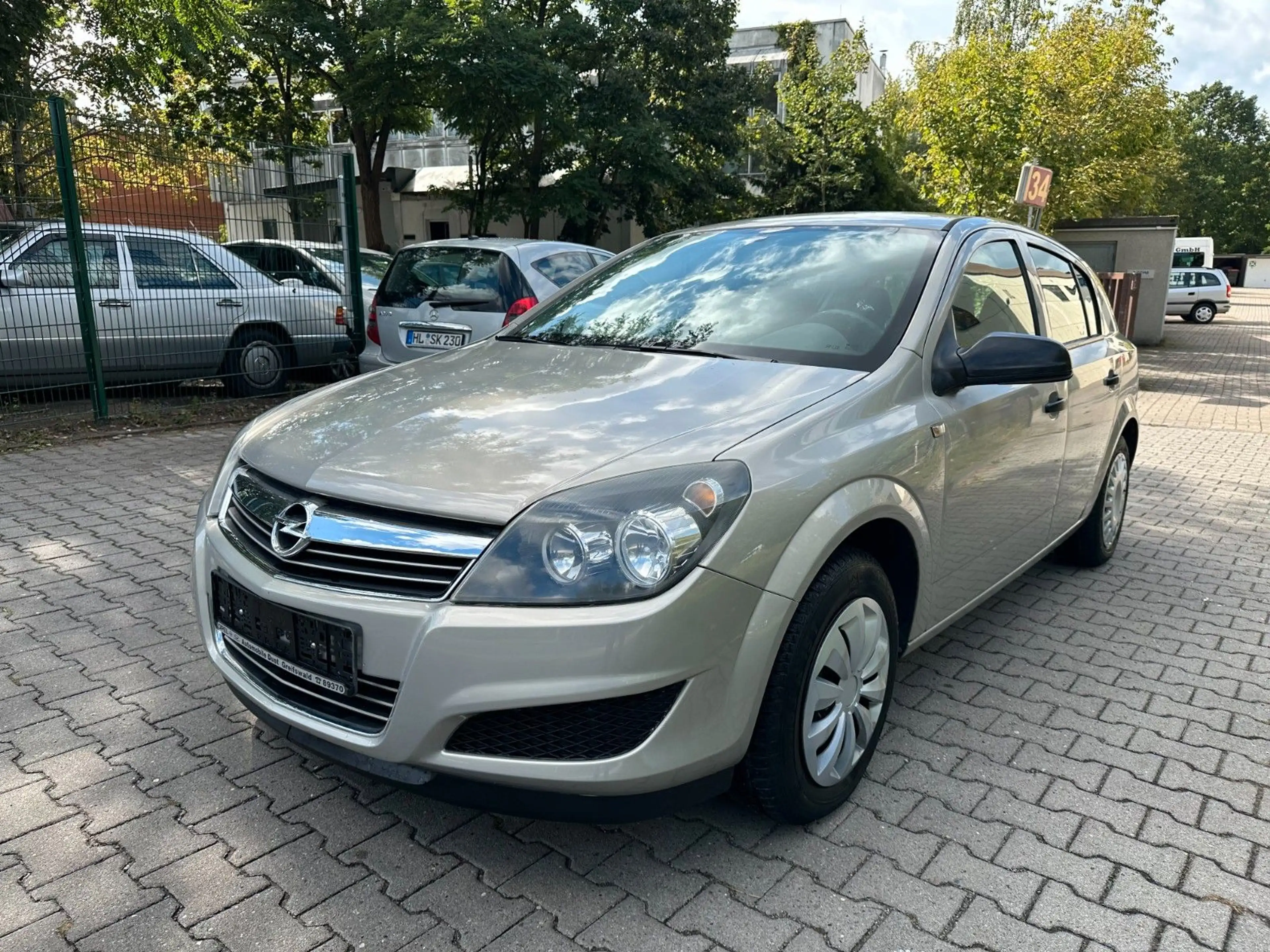 Opel Astra H Lim. Basis erst 40Tkm-1.Hand-AHK