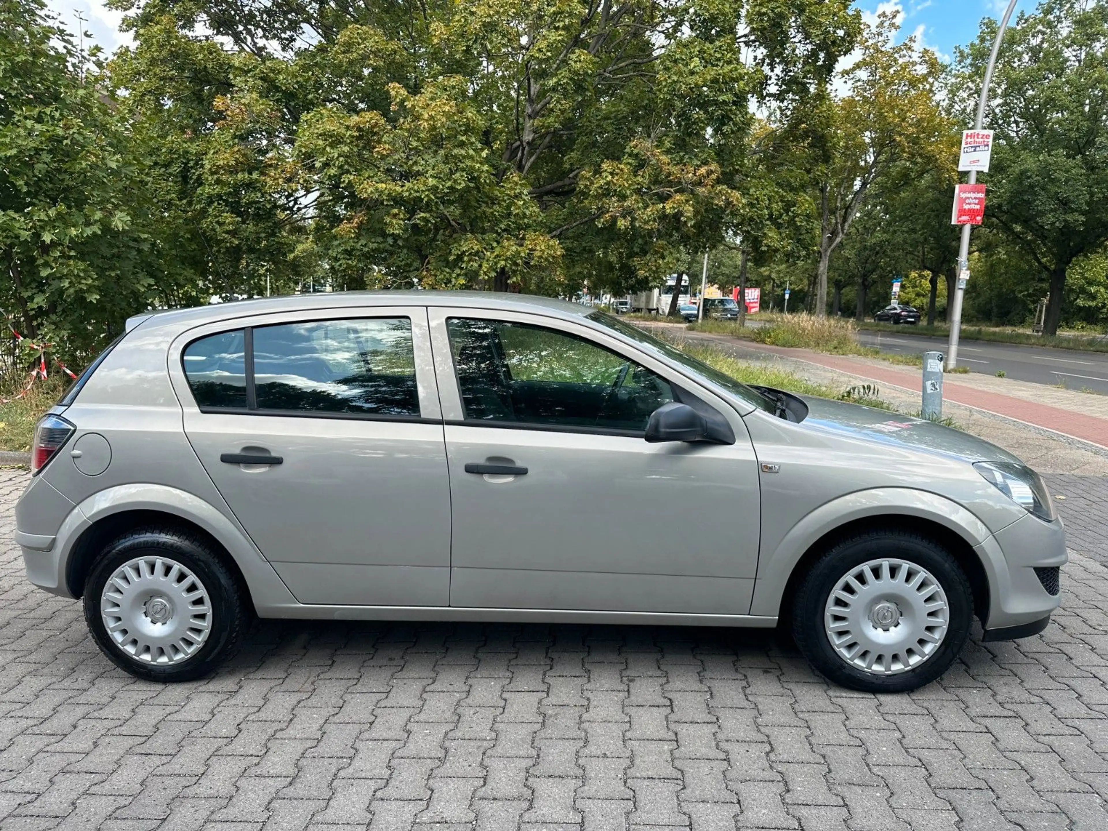 Opel Astra H Lim. Basis erst 40Tkm-1.Hand-AHK — photo 7