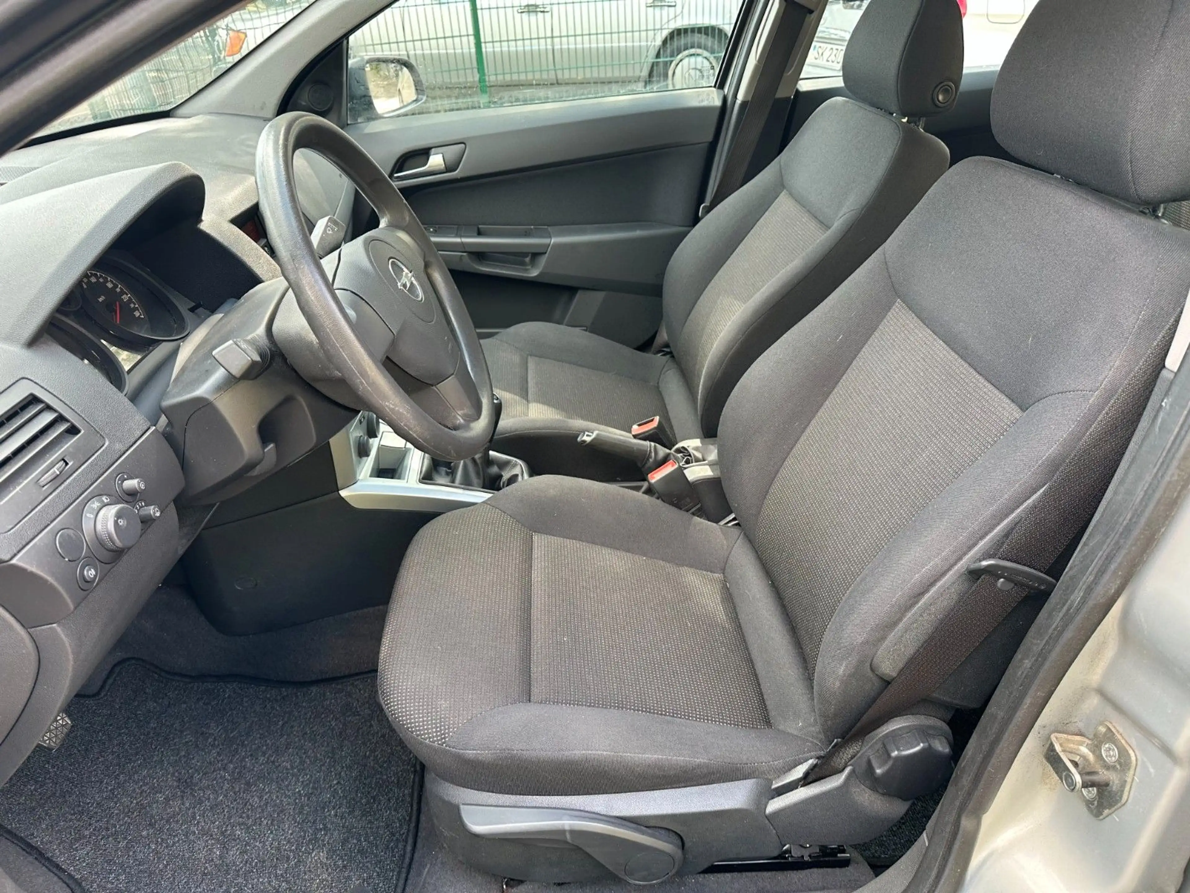 Opel Astra H Lim. Basis erst 40Tkm-1.Hand-AHK — photo 10