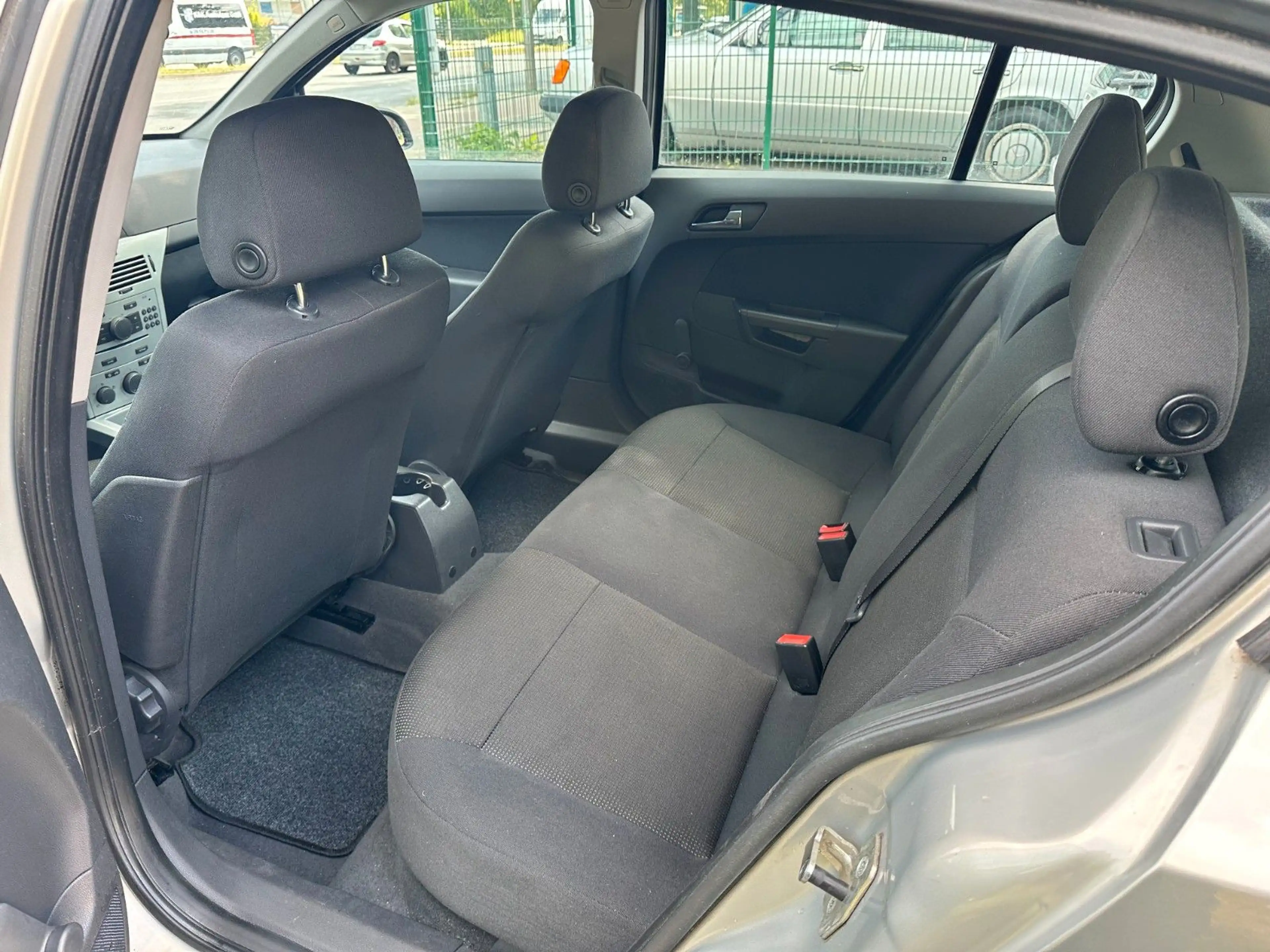 Opel Astra H Lim. Basis erst 40Tkm-1.Hand-AHK — photo 12