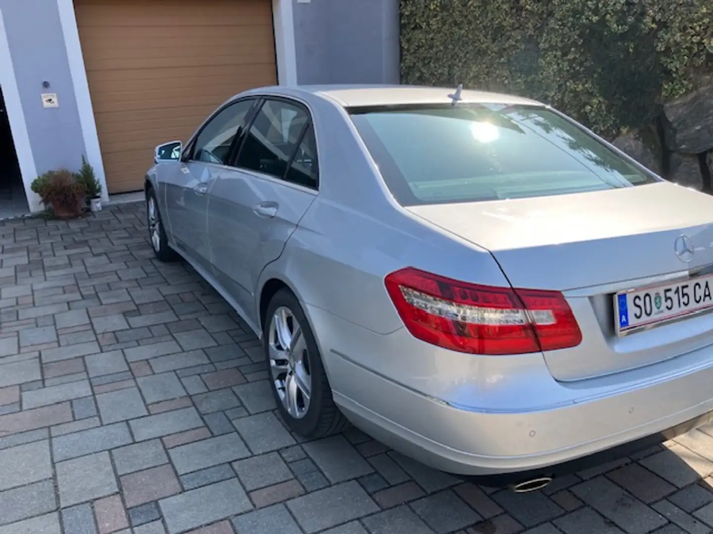 Mercedes-Benz E 350 E 350 4MATIC Aut. Silber - 2