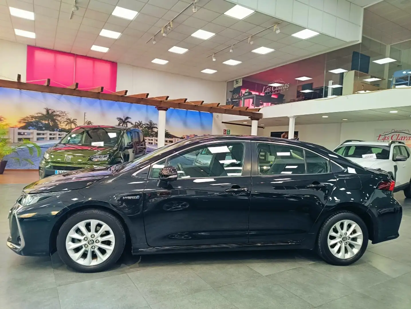Toyota Corolla Sedán 125H Active Tech Чорний - 2