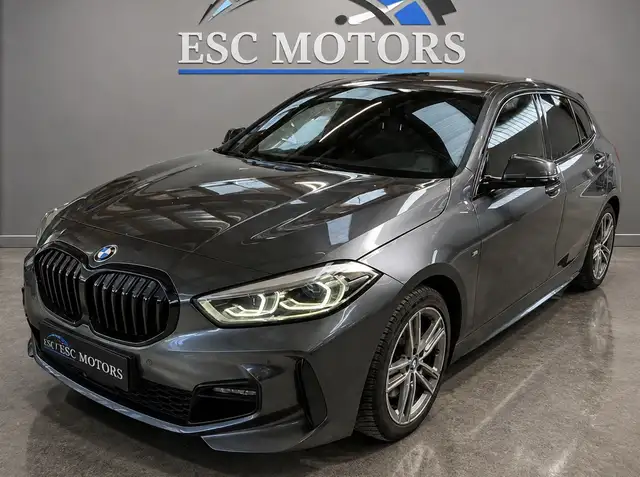 BMW 1 Series view 3