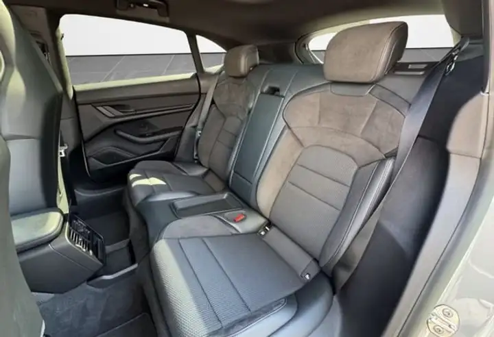Porsche Taycan 2023, foto 13