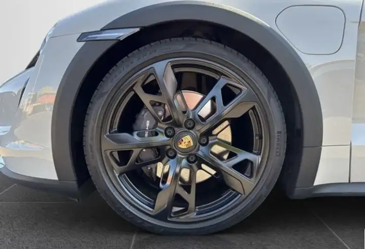 Porsche Taycan 2023, foto 22