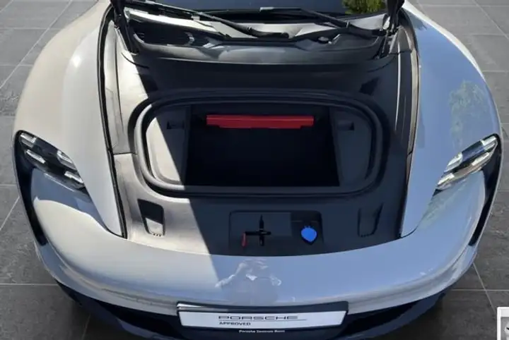 Porsche Taycan 2023, foto 21