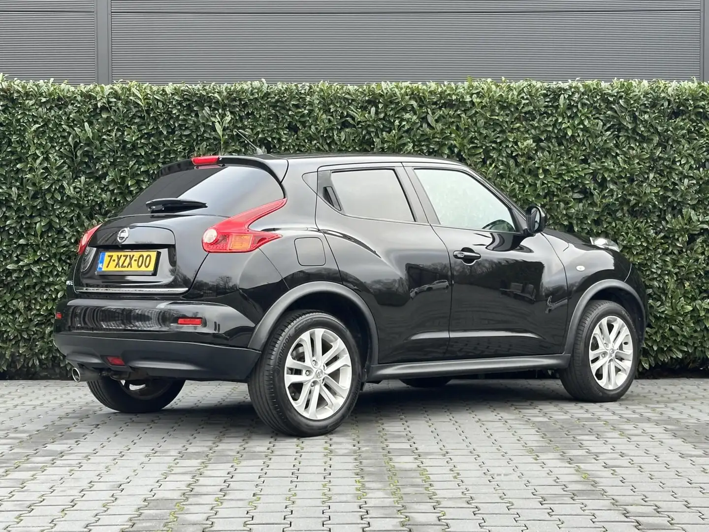 Nissan Juke 1.6 ACENTA, NAVI, CRUISE, LEDER, CAMERA, CLIMATE C Noir - 2