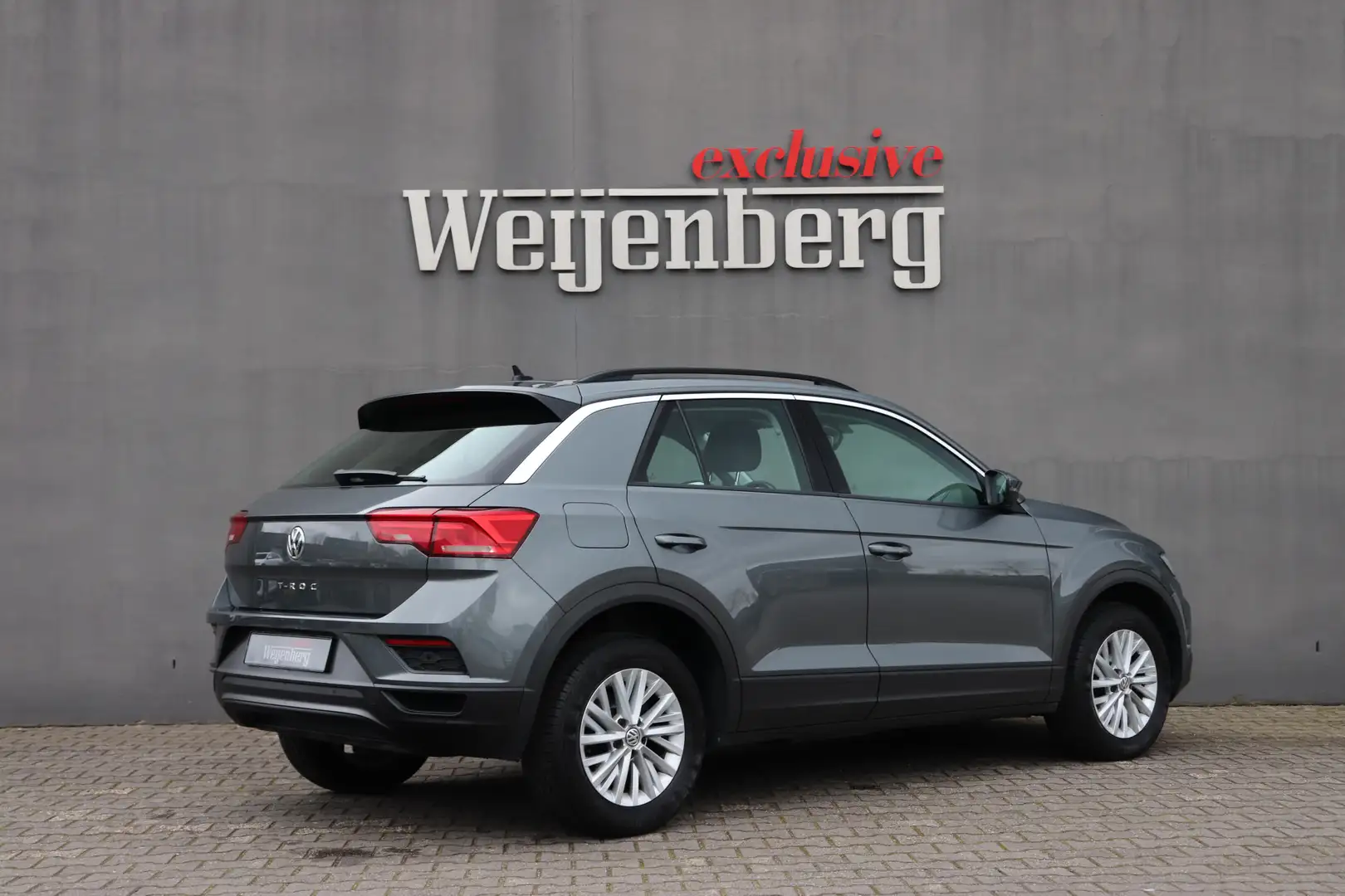 Volkswagen T-Roc 1.5 TSI DSG Navi PDC Carplay Grijs - 2