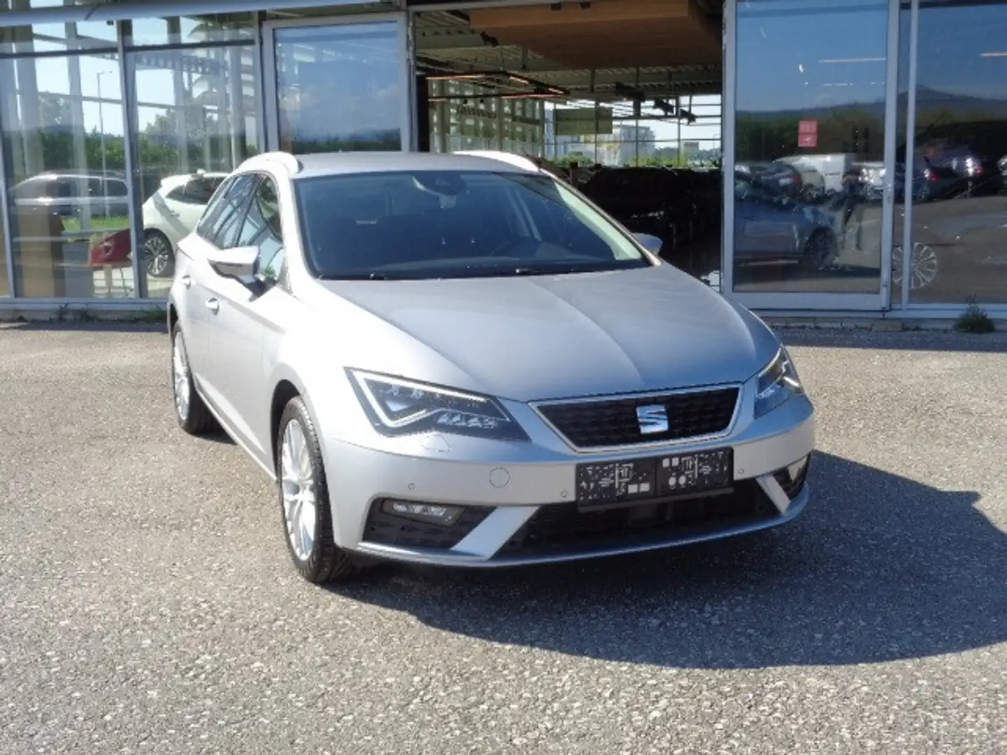 SEAT Leon ST Ultimate+ 1,6 TDI *LED *Navi *Kamera Argent - 2