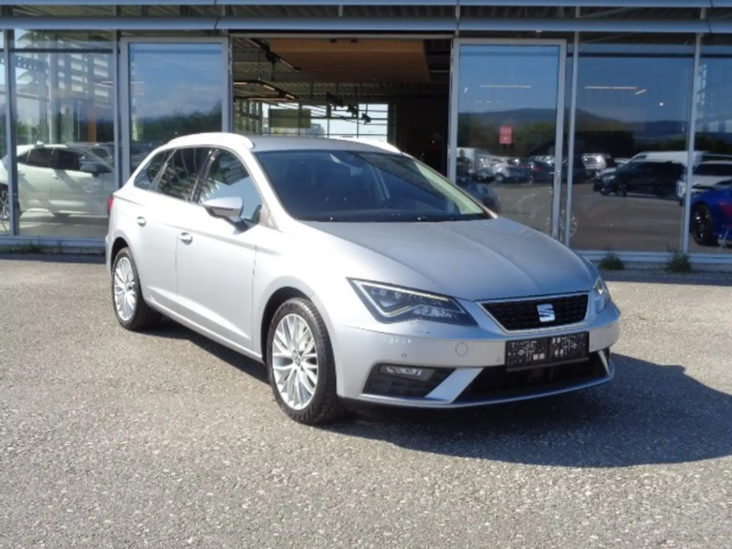 SEAT Leon ST Ultimate+ 1,6 TDI *LED *Navi *Kamera Argent - 1