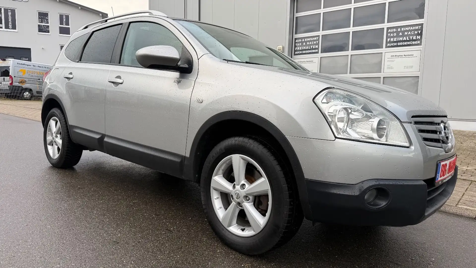 Nissan Qashqai+2 141PS 4X4 4WD 2.0 TÜV,7-SITZER,AHK,PAN Argento - 2