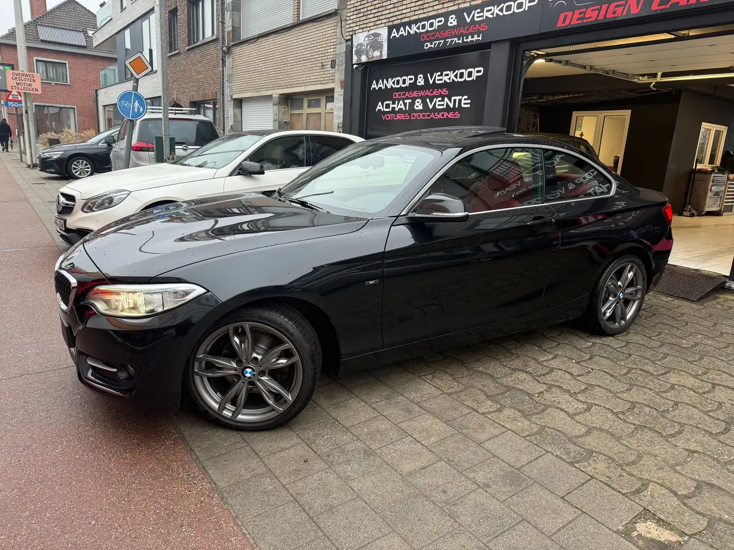 BMW 220 Coupé 220i Automatique Xenon Cuir Rouge Toit Ou Zwart - 1